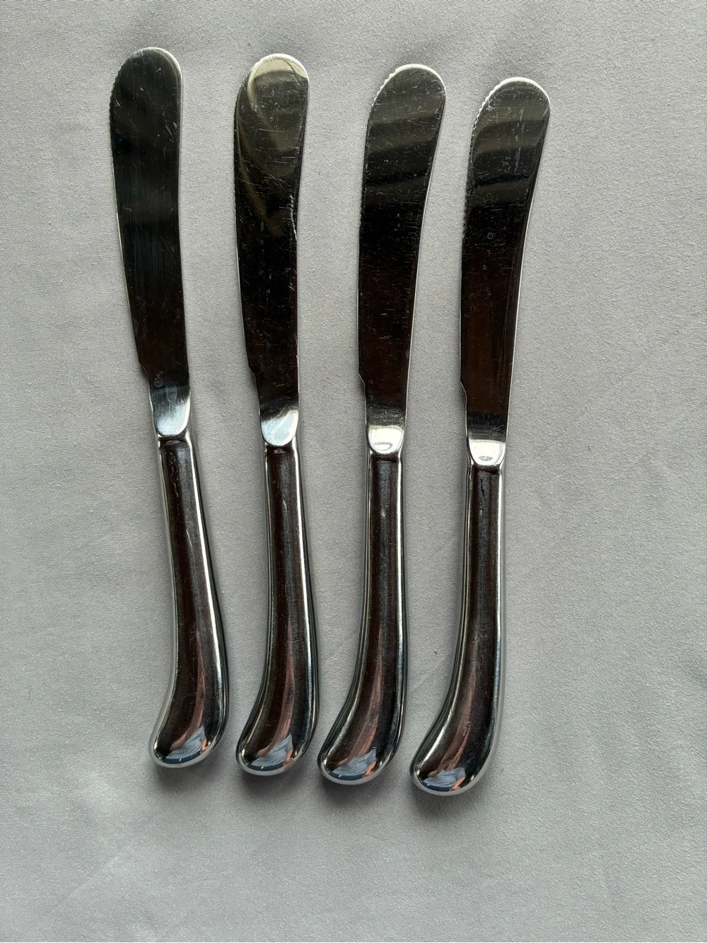 Reed & Barton Crest Pistol Handle Dinner Knives Set of 4 Stainless Flatware